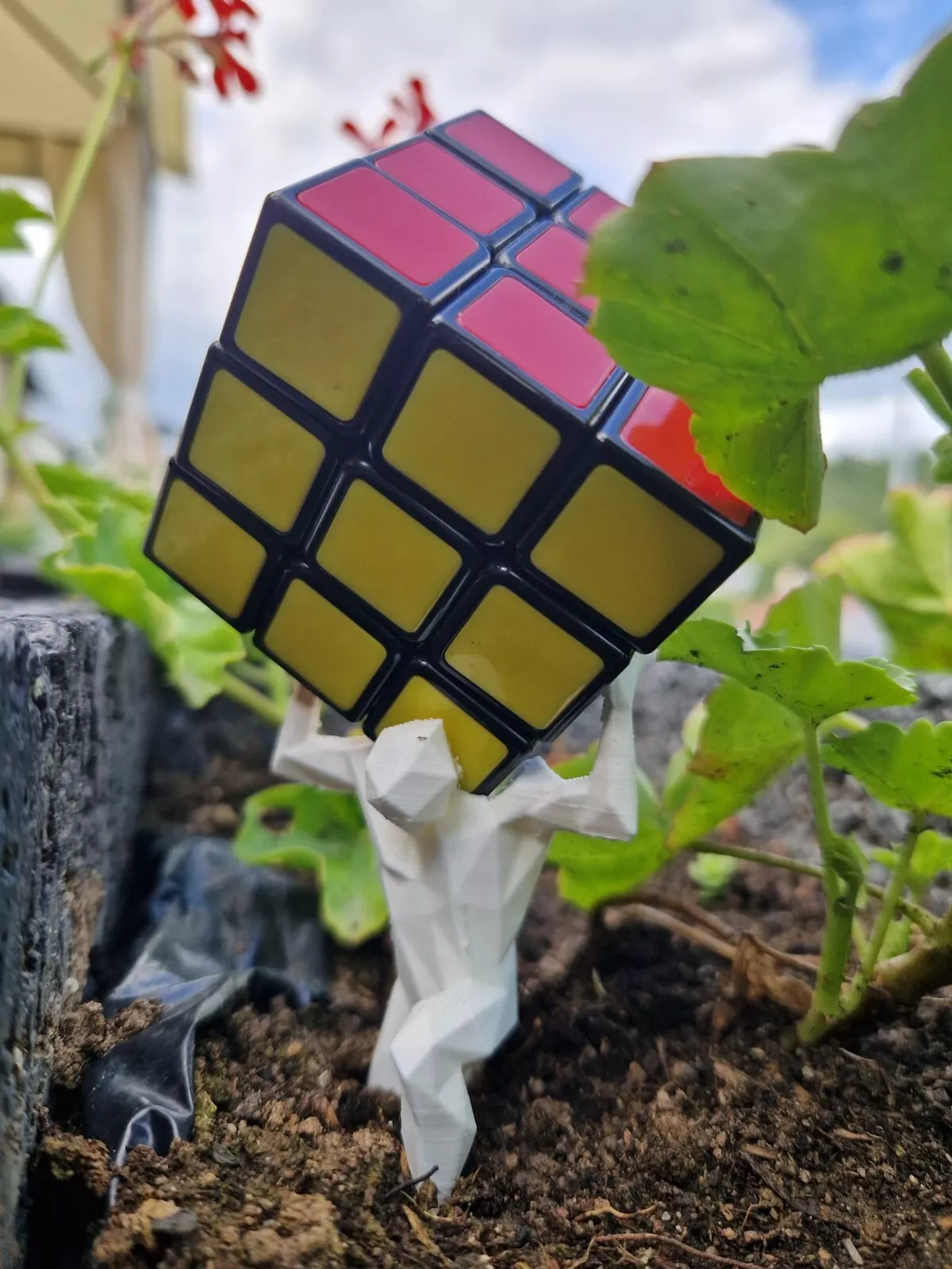 Kunststoffhalterung für Zauberwürfel im Polygon-Stil – Bild 3